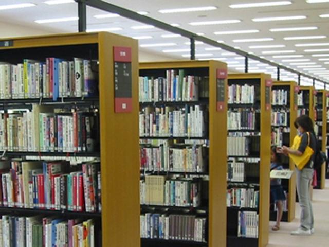 図書館へ行こう!