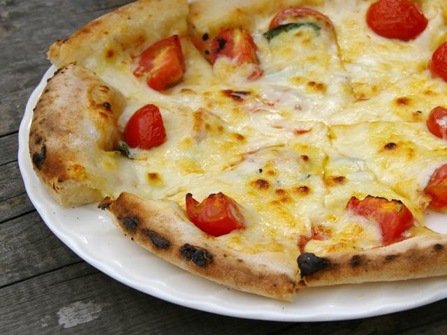 夏休み親子料理教室「簡単ピザとチーズケーキを作ろう!」