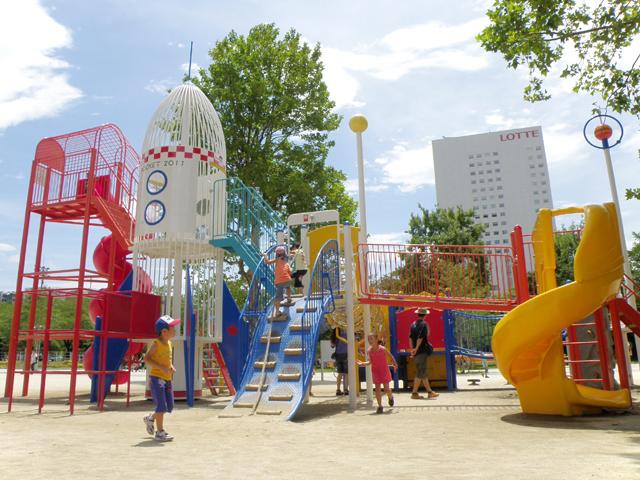 錦糸公園 大きな公園 錦糸 錦糸町駅 墨田区時間